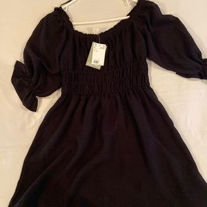 H&M NWT black off shoulder quarter sleeve dress